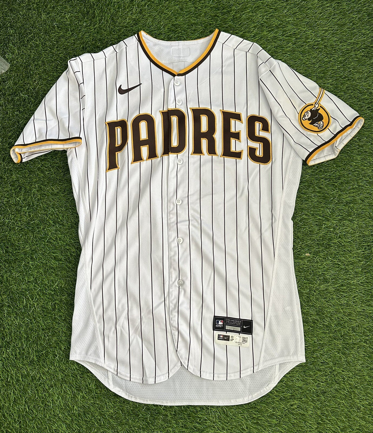 Eric Hosmer San Diego Padres Game Used Jersey “Career HR 193” MLB Auth
