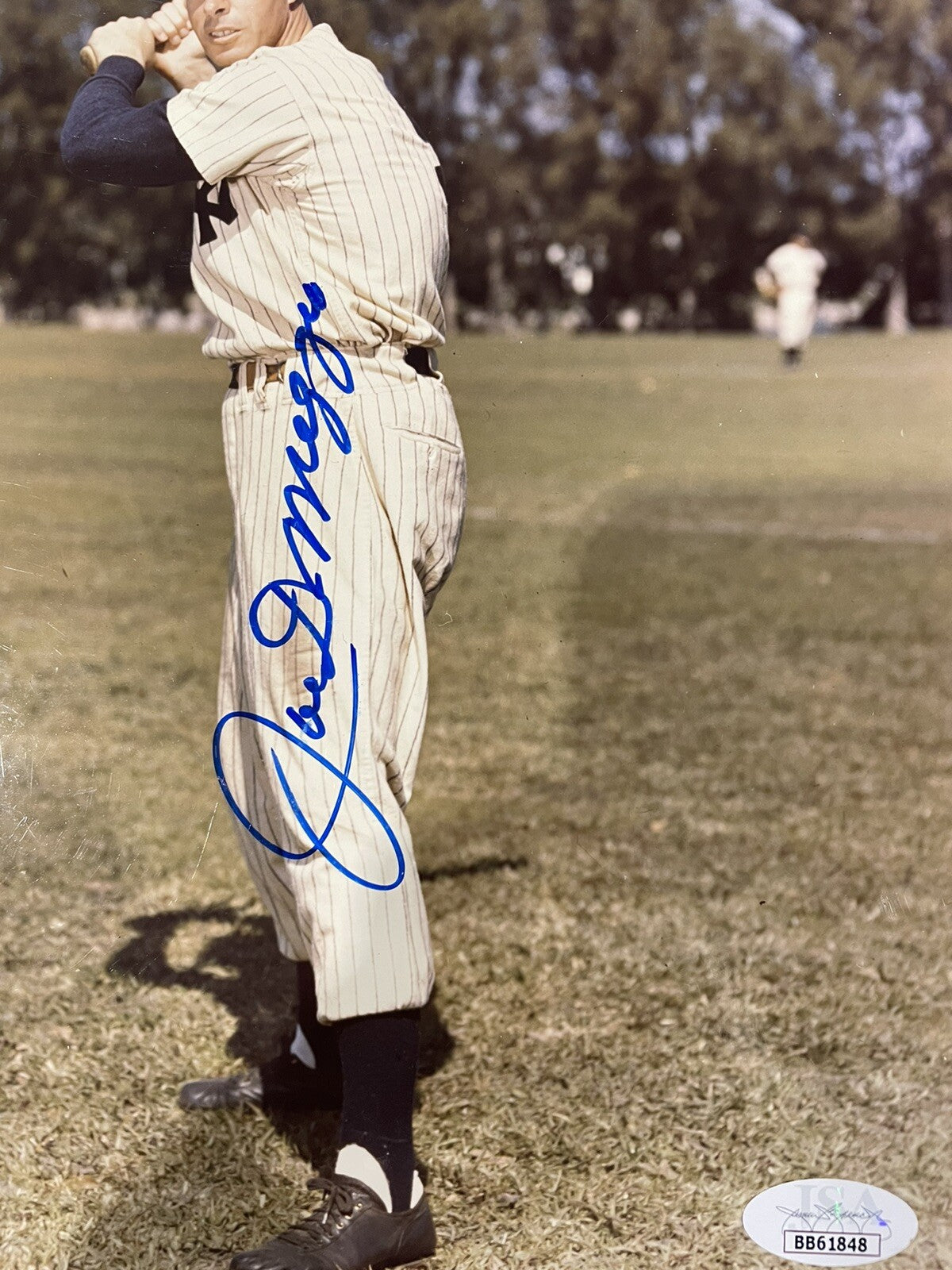 Joe DiMaggio New York Yankees Signed Photo 8”x10” JSA LOA “Sharp Bold Auto”