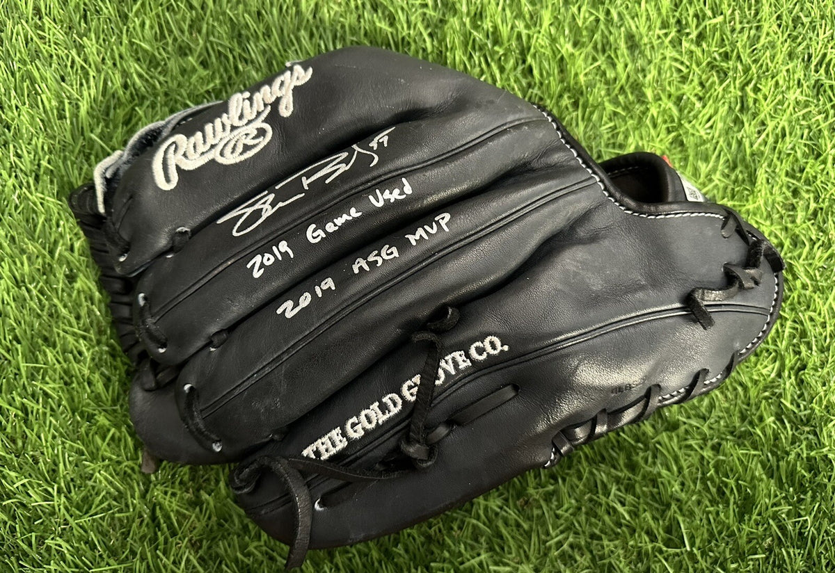 Shane Bieber Cleveland Game Used Fielding Glove 2019 1st Career CG MLB Auth LOA