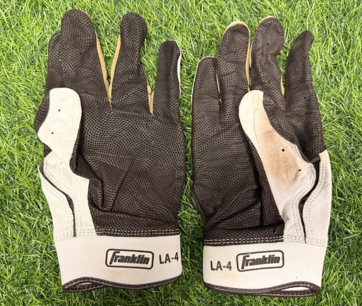 Luis Arraez Game Used Batting Gloves Custom LA-4 2024 Padres Signed MLB GUG LOA