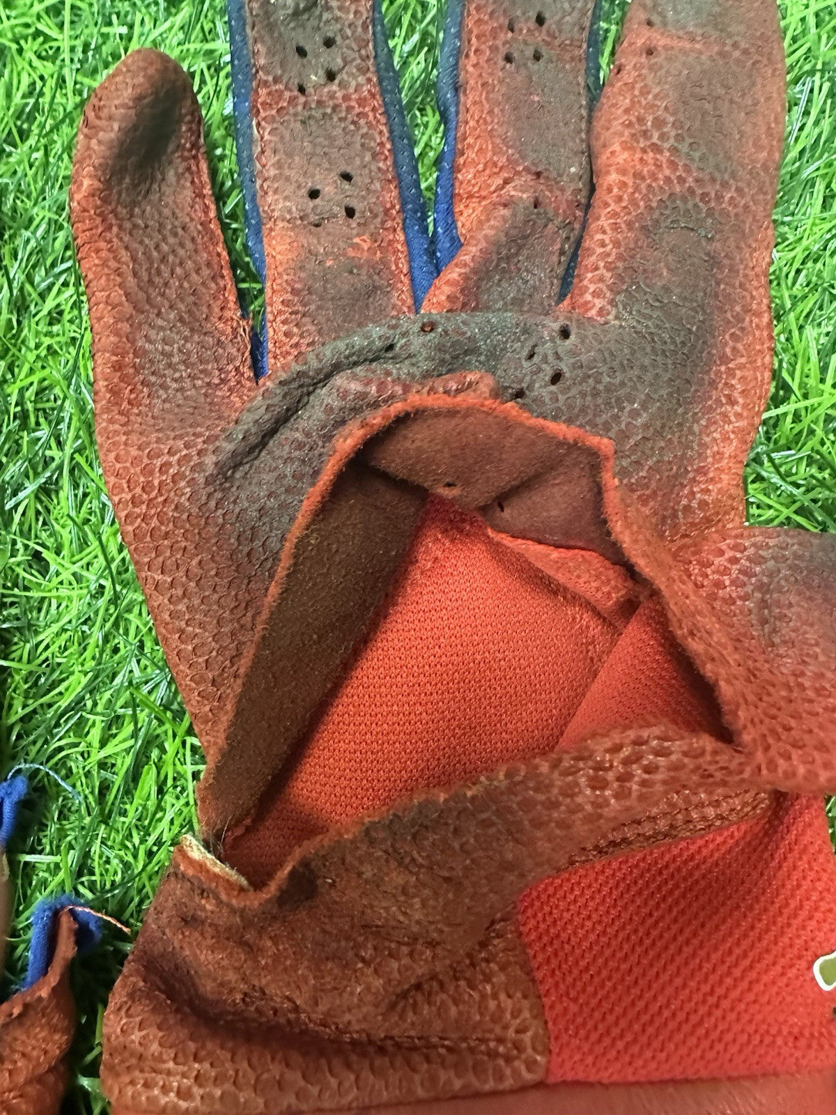 Vladimir Guerrero Jr. Toronto Blue Jays Game Used Batting Gloves 2022 GUG LOA
