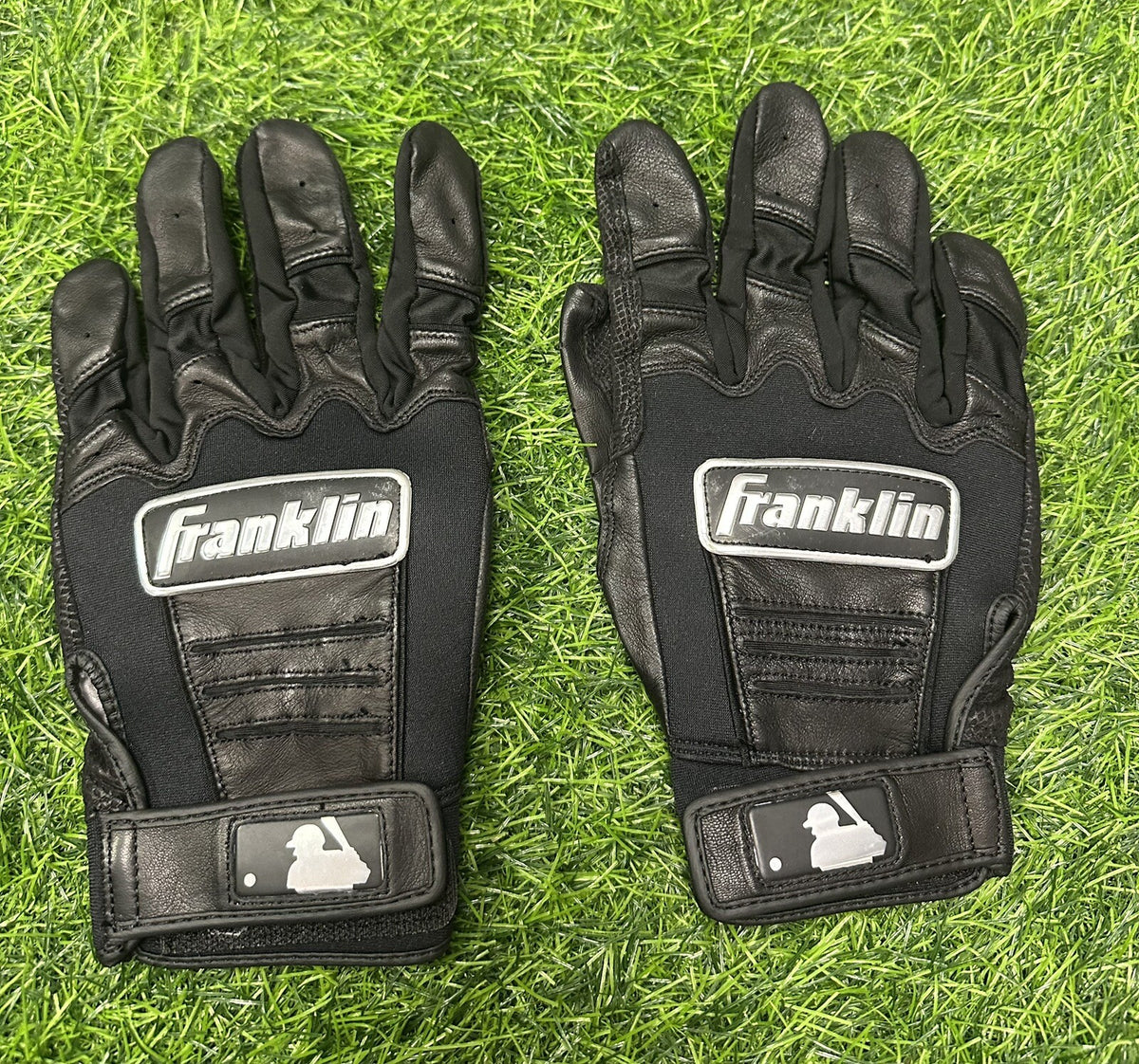 Ke’Bryan Hayes Pittsburgh Pirates Game Used Batting Gloves Black 2019 Hayes LOA