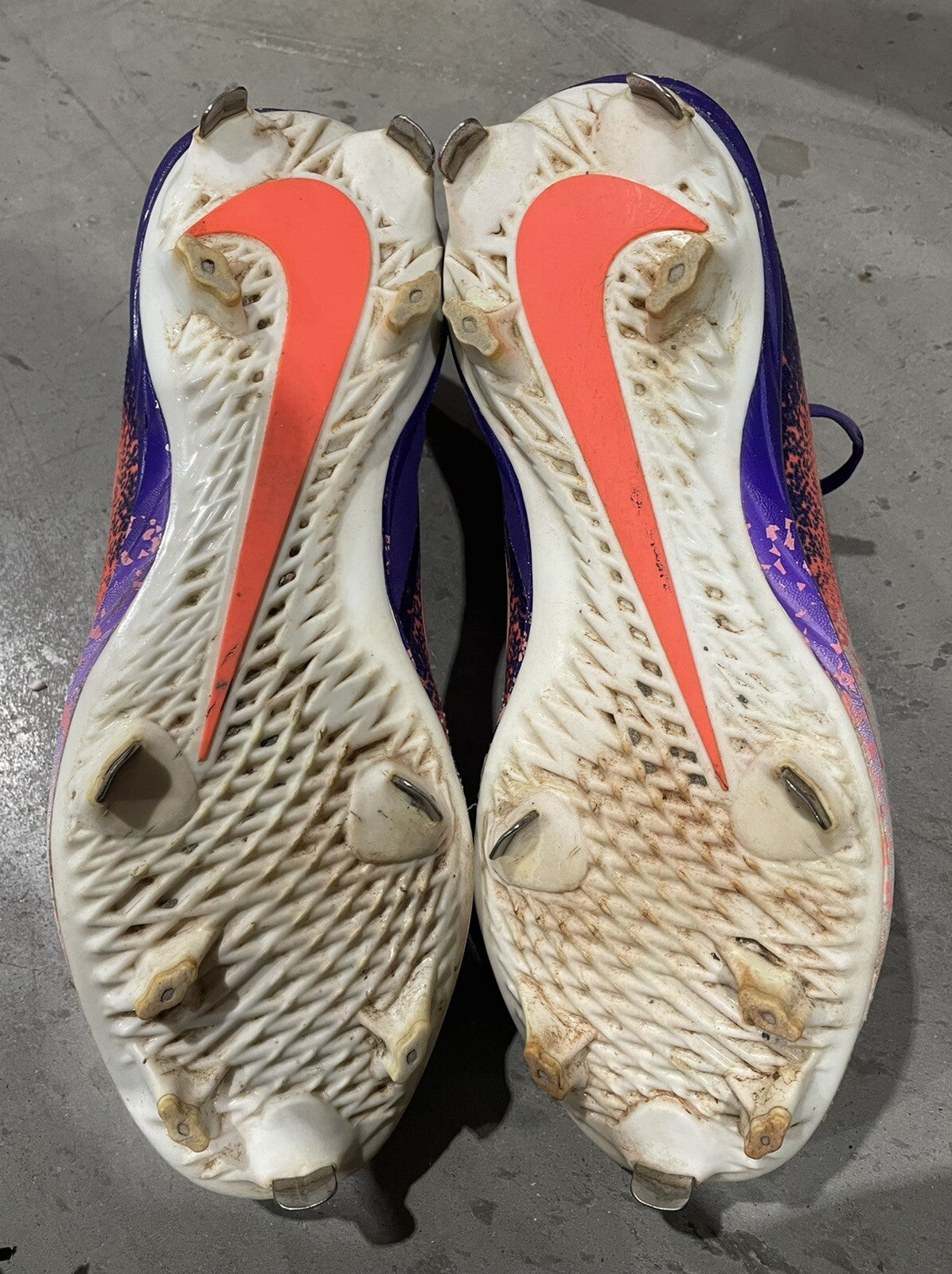 Carlos Gonzalez Colorado Rockies Game Used Cleats 2017 Excellent Use Cargo LOA