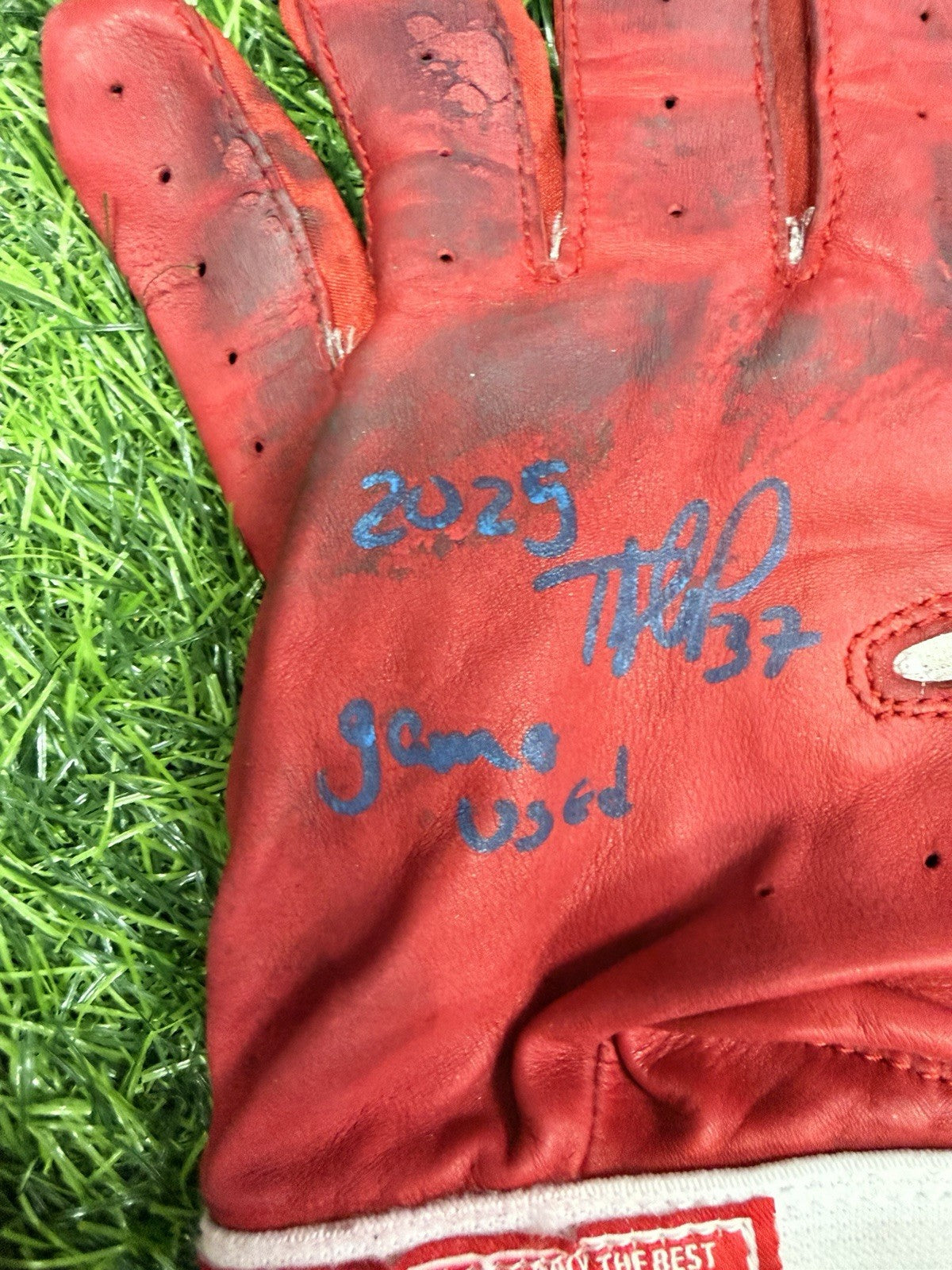 Teoscar Hernandez Los Angeles Dodgers Game Used Batting Gloves 2025 GUG LOA