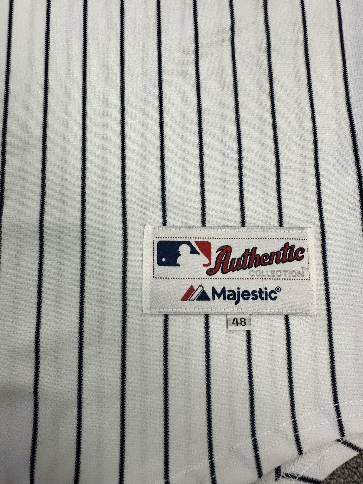 Derek Jeter New York Yankees Team Issued Jersey MLB Authenticated 2014 Signed
