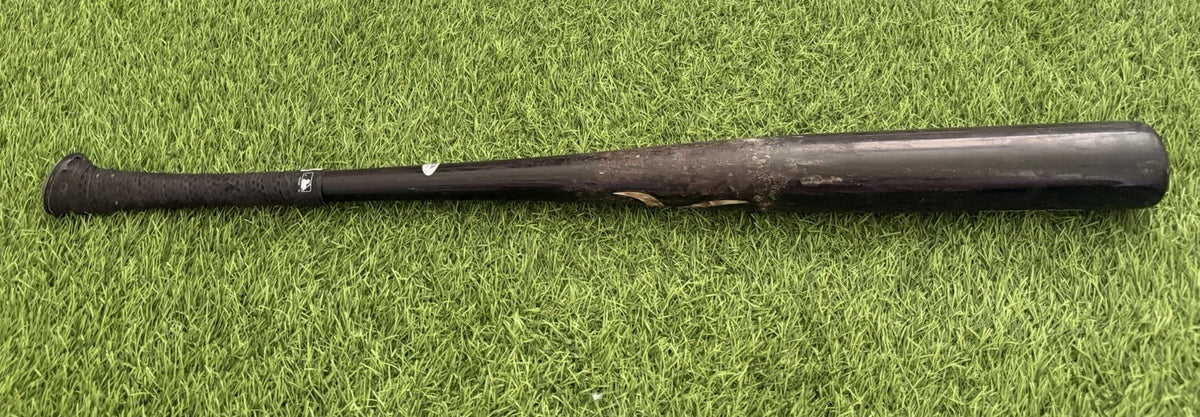 Yordan Alvarez 2023 Game-Used Houston Astros Victus Uncracked Bat PSA GU 10 MLB