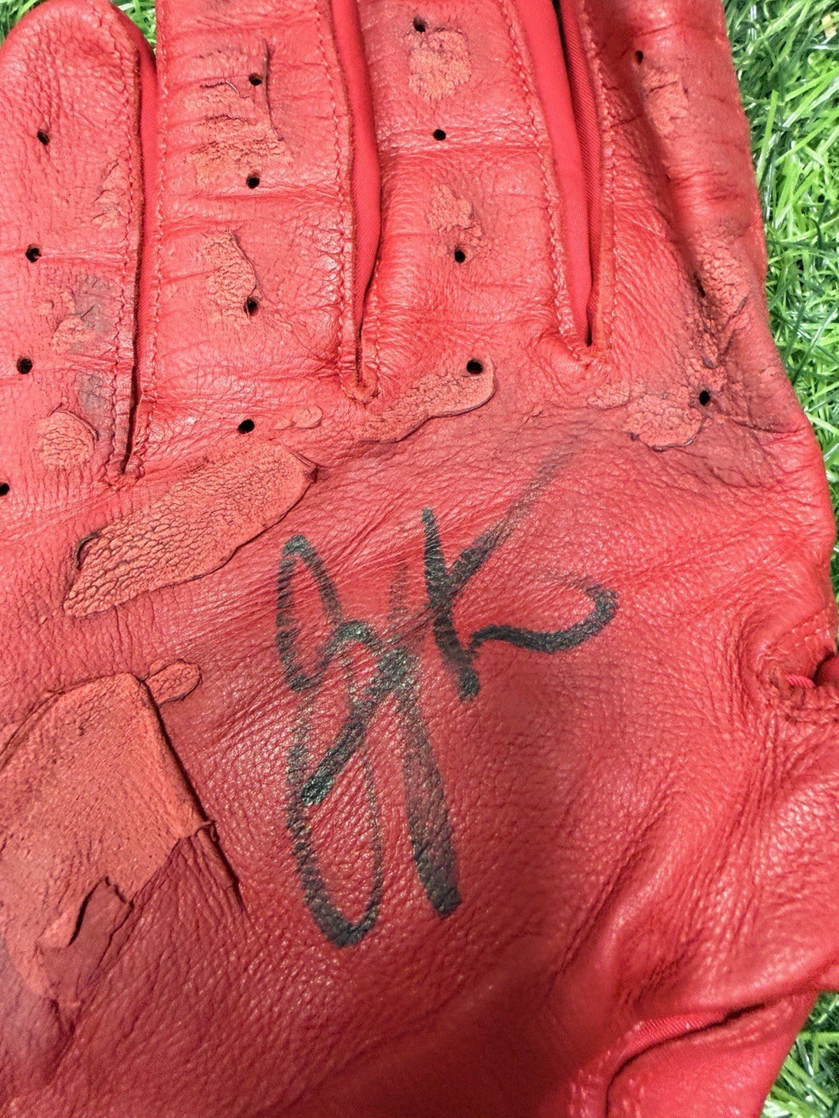 Joey Votto Cincinnati Reds Game Used Red Batting Gloves Signed Beckett Auth