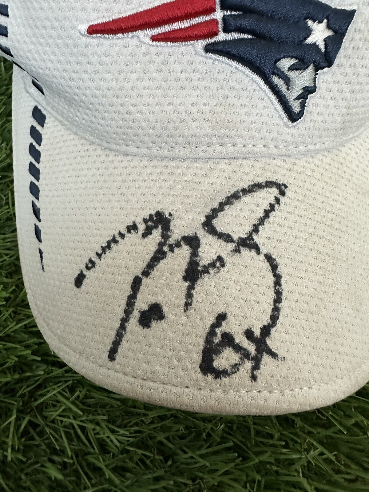 Tom Brady Signed Patriots Visor “6x Inscription” Auto Beckett LOA