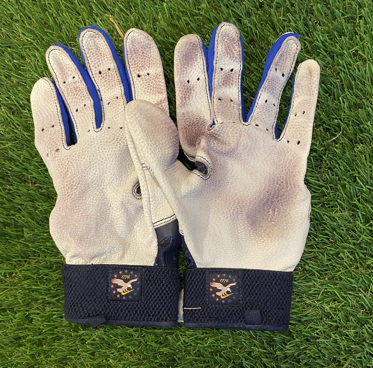 Jonathan India Cincinnati Reds Game Used Batting Gloves “2021 NL ROY” LOA Signed