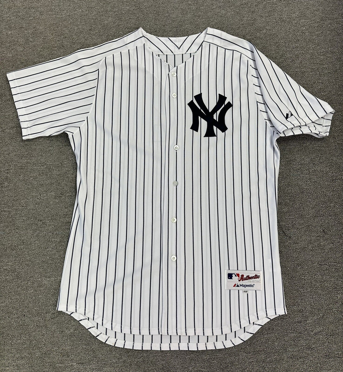 Derek Jeter New York Yankees Team Issued Jersey MLB Authenticated 2014 Signed