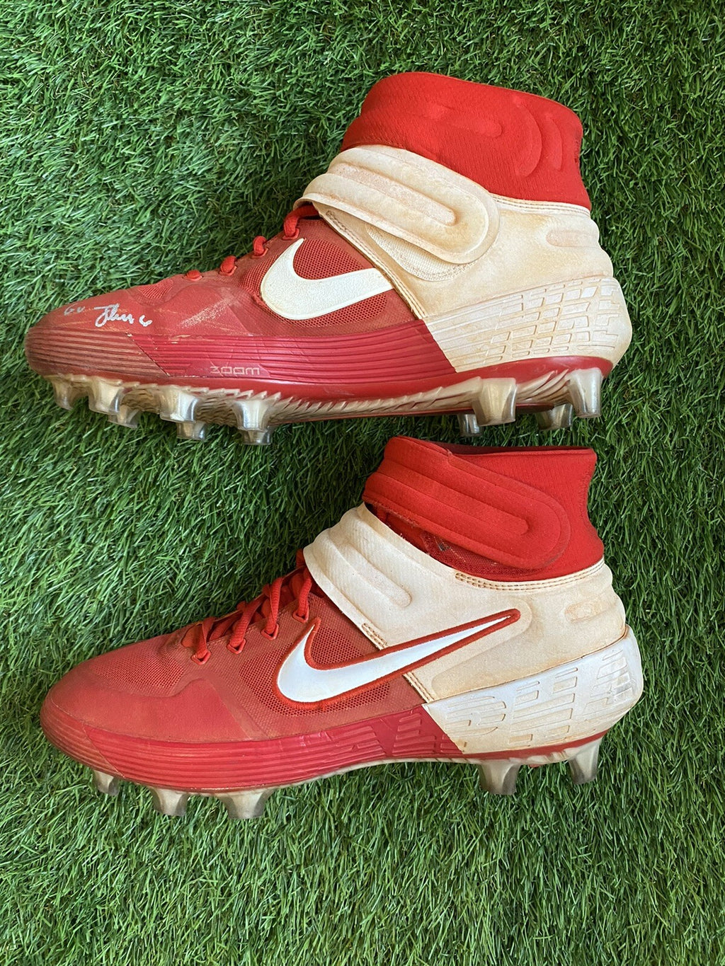 Jonathan India Cincinnati Reds Game Used Cleats “2021 NL ROY” LOA Signed