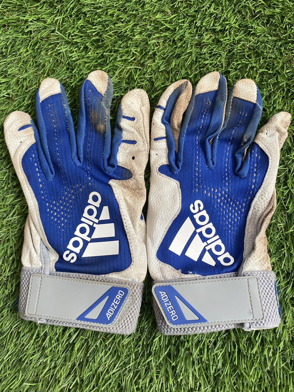 Kris Bryant Chicago Cubs Game Used Batting Gloves 2021 Excellent Use Signed LOA