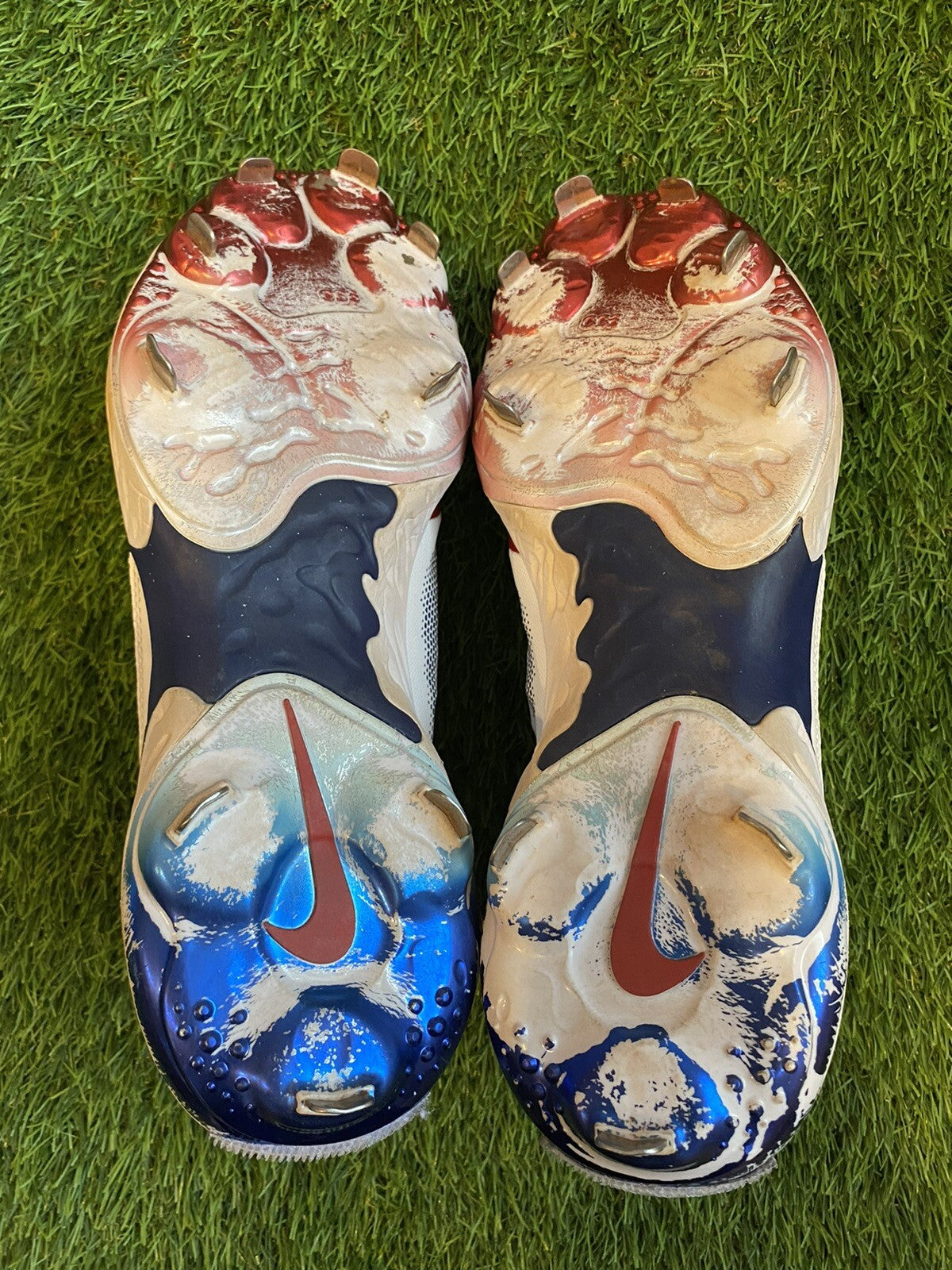 Teoscar Hernandez Toronto Blue Jays Game Used Cleats 2021 Signed MLB Auth