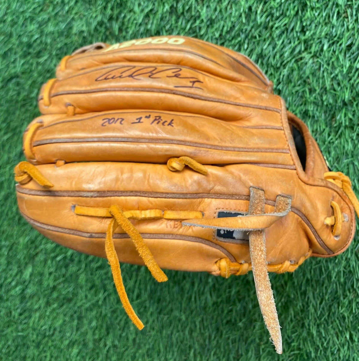 Carlos Correa Houston Astros Game Used Worn Fielding Glove Signed LOA