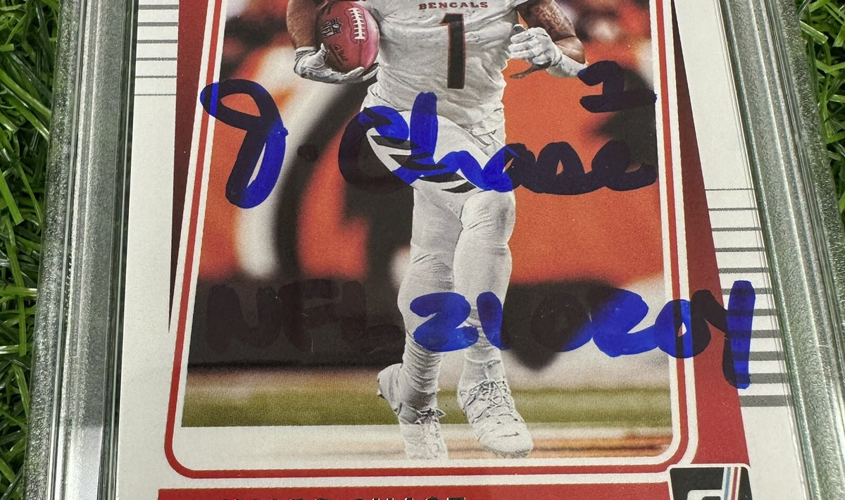 Jamarr Chase Donruss Rated Rookie #262 Football Card Signed PSA 10 NFL OROY 2021