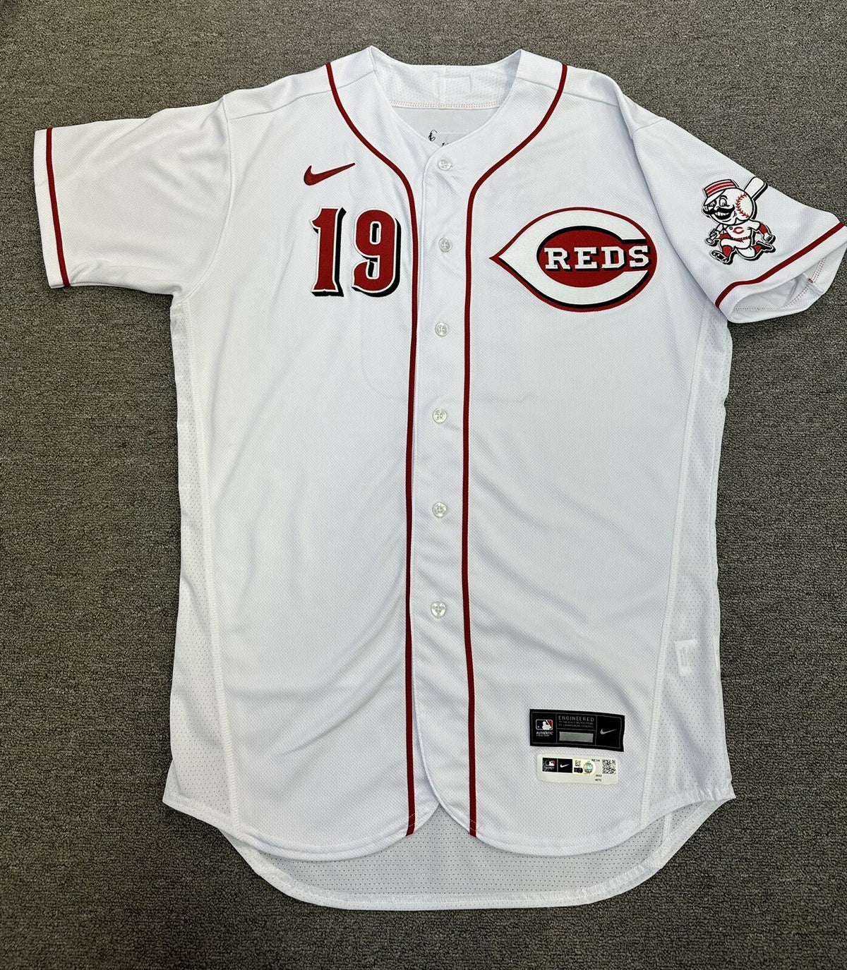 Joey Votto Cincinnati Reds Game Issued Jersey Home white 2022 MLB Authenticated