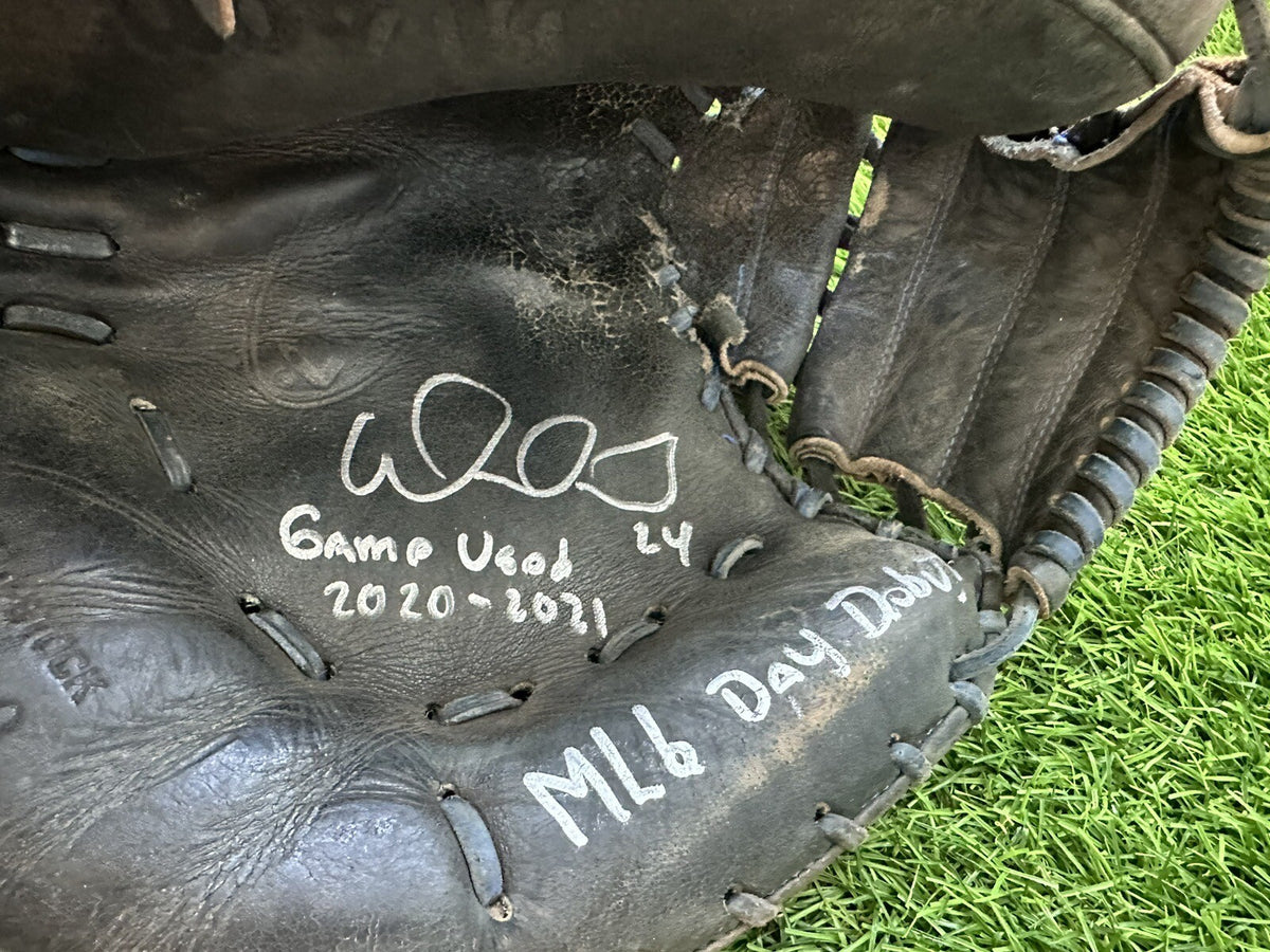 William Contreras Atlanta Braves Game Used Catcher’s Mit 2020-2021 MLB Debut LOA
