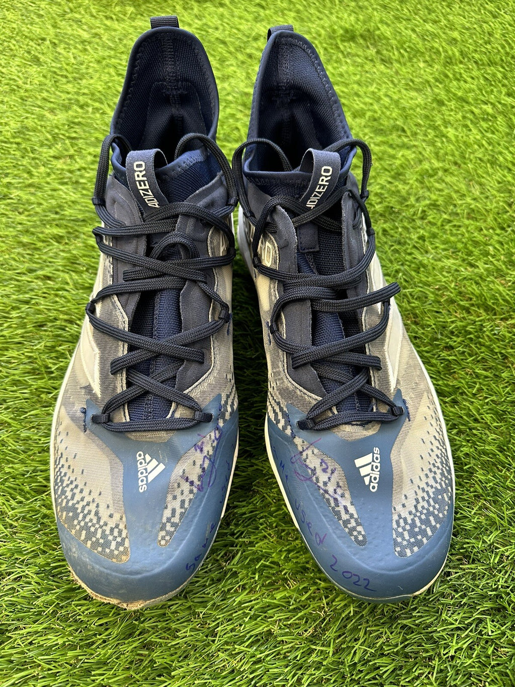 Luis Castillo Seattle Mariners Game Used Worn Cleats 2022 Signed LOA Auto