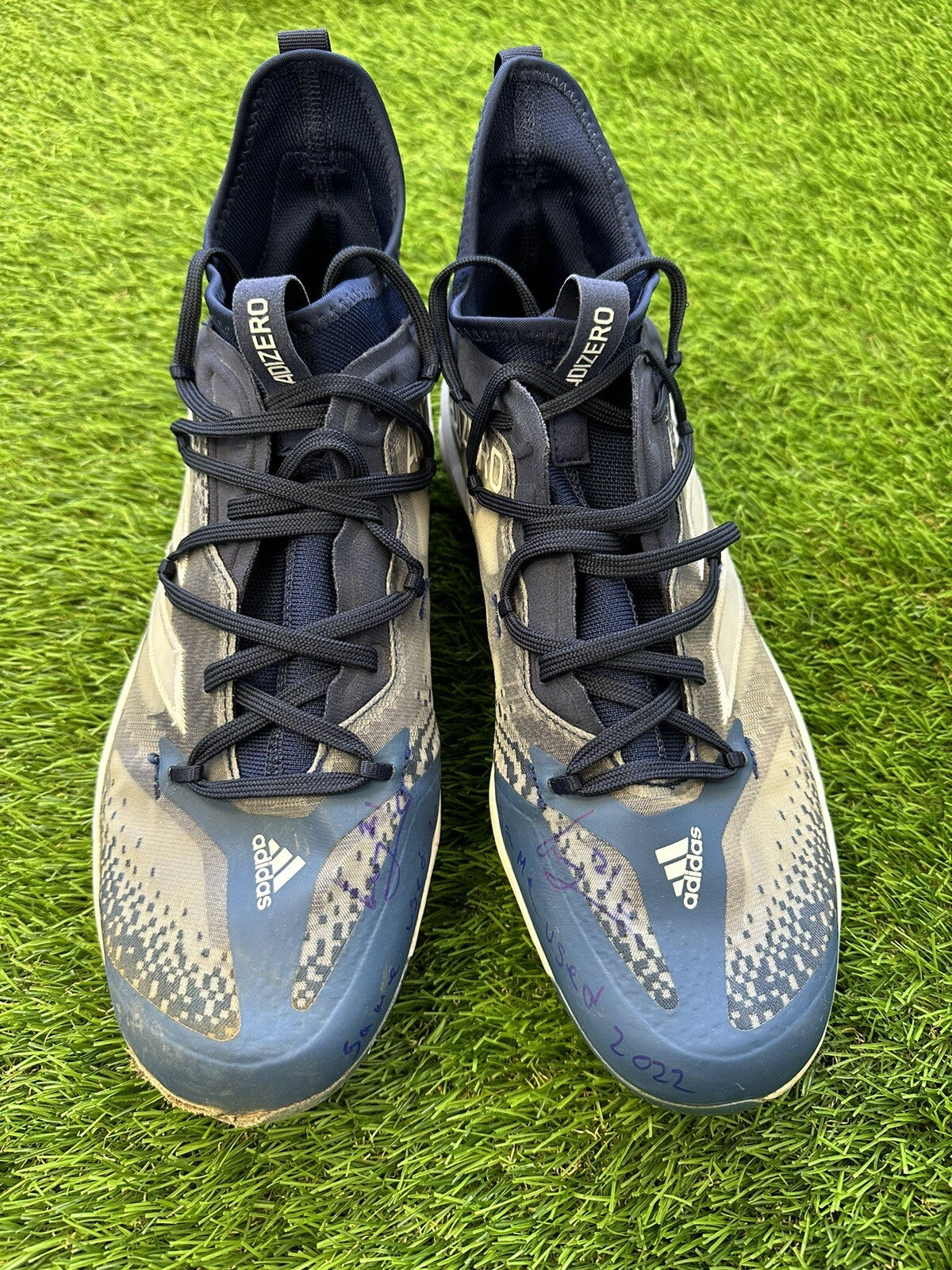 Luis Castillo Seattle Mariners Game Used Worn Cleats 2022 Signed LOA Auto