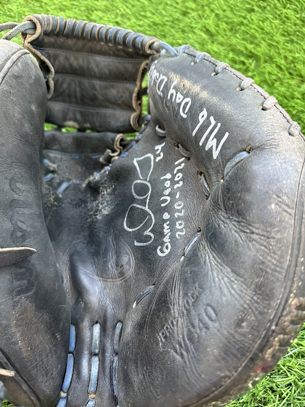 William Contreras Atlanta Braves Game Used Catcher’s Mit 2020-2021 MLB Debut LOA