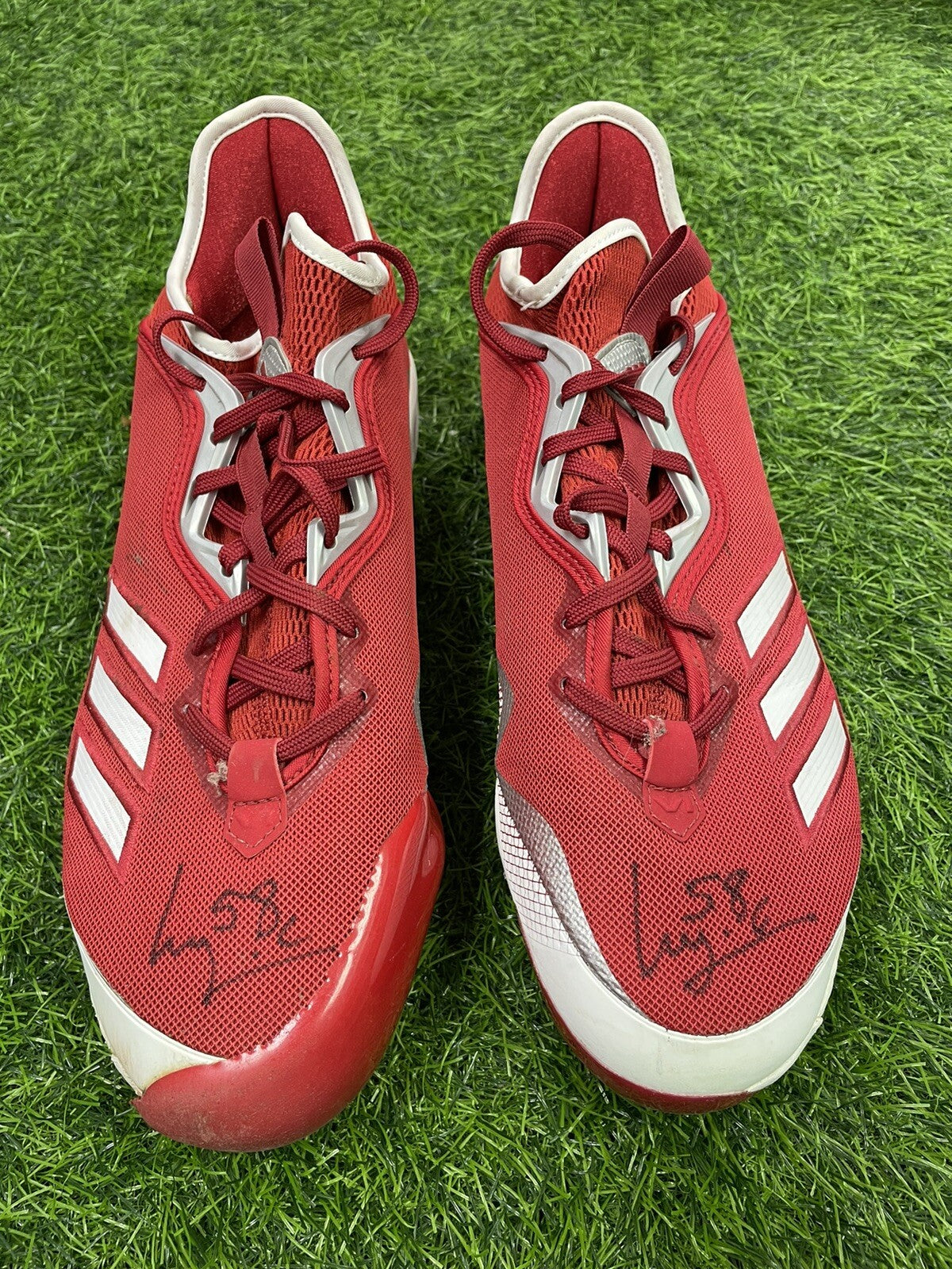 Luis Castillo Cincinnati Reds Game Used Worn Cleats Red/White 2021 Signed