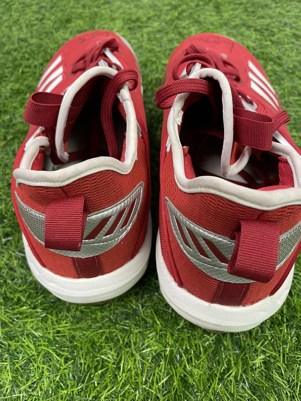 Luis Castillo Cincinnati Reds Game Used Worn Cleats Red/White 2021 Signed