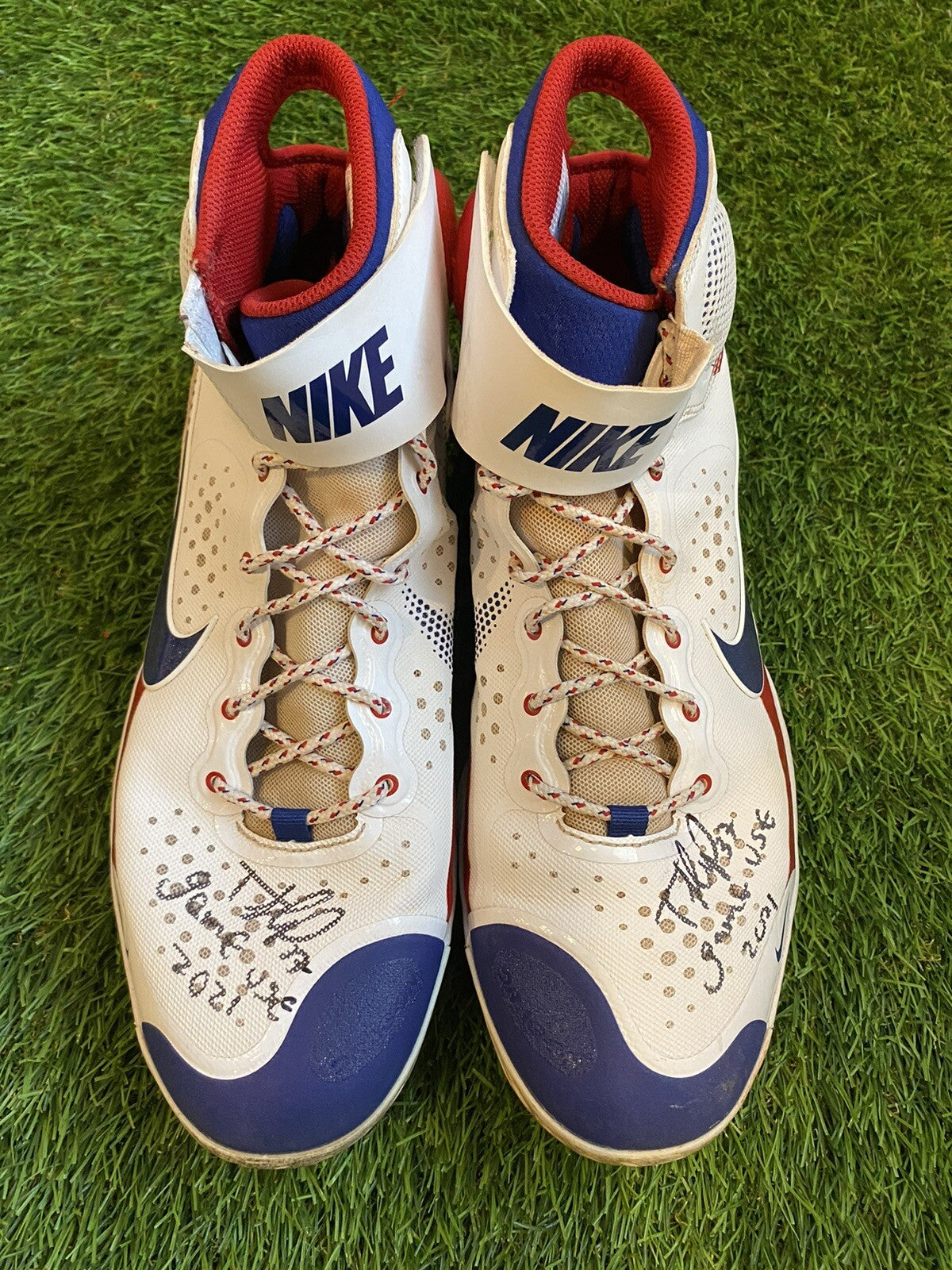 Teoscar Hernandez Toronto Blue Jays Game Used Cleats 2021 Signed MLB Auth