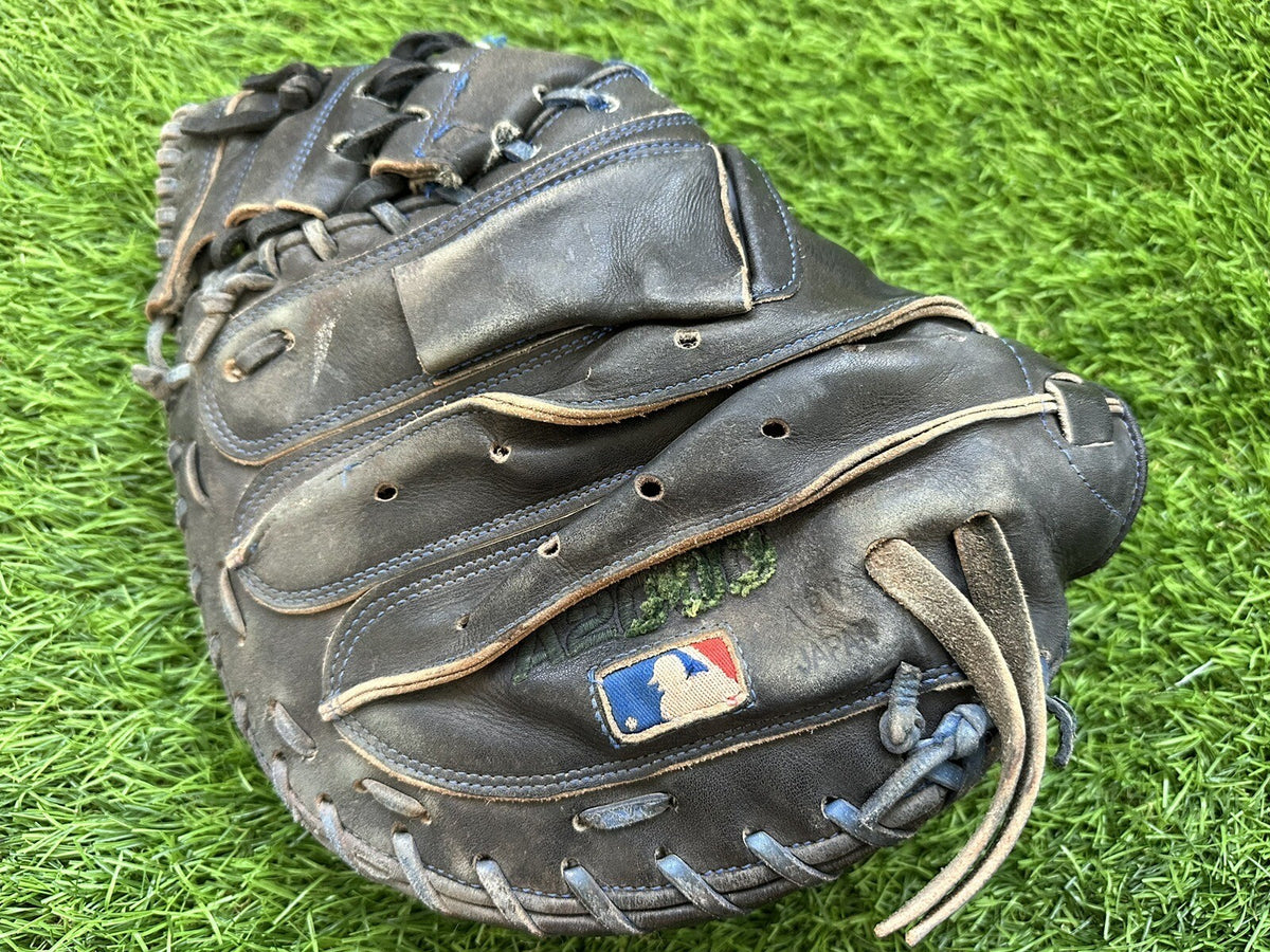 William Contreras Atlanta Braves Game Used Catcher’s Mit 2020-2021 MLB Debut LOA