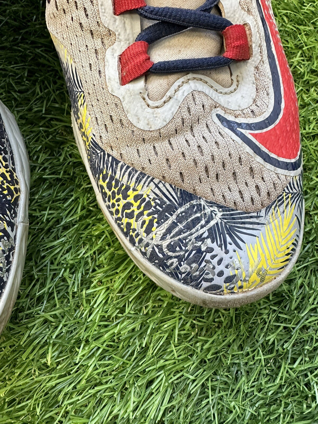 Ozzie Albies Atlanta Braves Game Used Worn Cleats 2023 Nike Signed GUG LOA