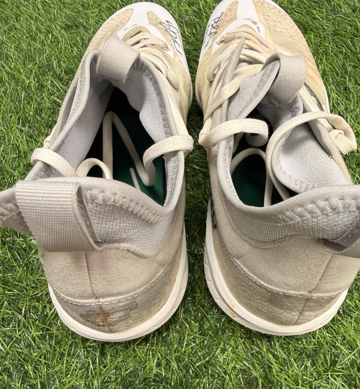 Teoscar Hernandez Los Angeles Dodgers Game Used Cleats Signed 2024 GUG LOA