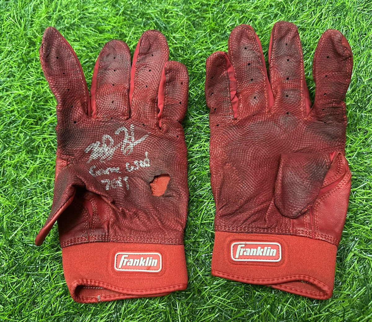 Ke’Bryan Hayes Pittsburgh Pirates Game Used Batting Gloves Red 2019 Hayes LOA
