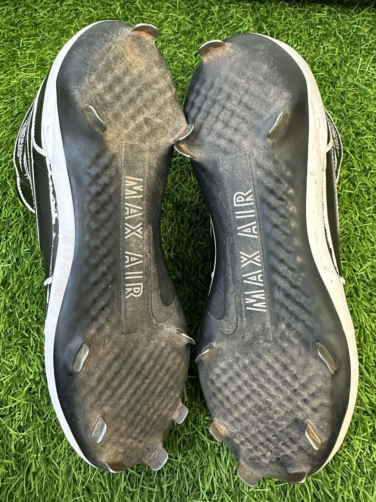Jonathan India Cincinnati Reds Game Used Cleats Jordan 1’s Black/White 2023 MLB