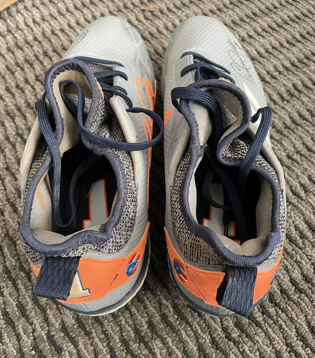 Carlos Correa Houston Astros Game Used Cleats Signed 2018 Correa LOA