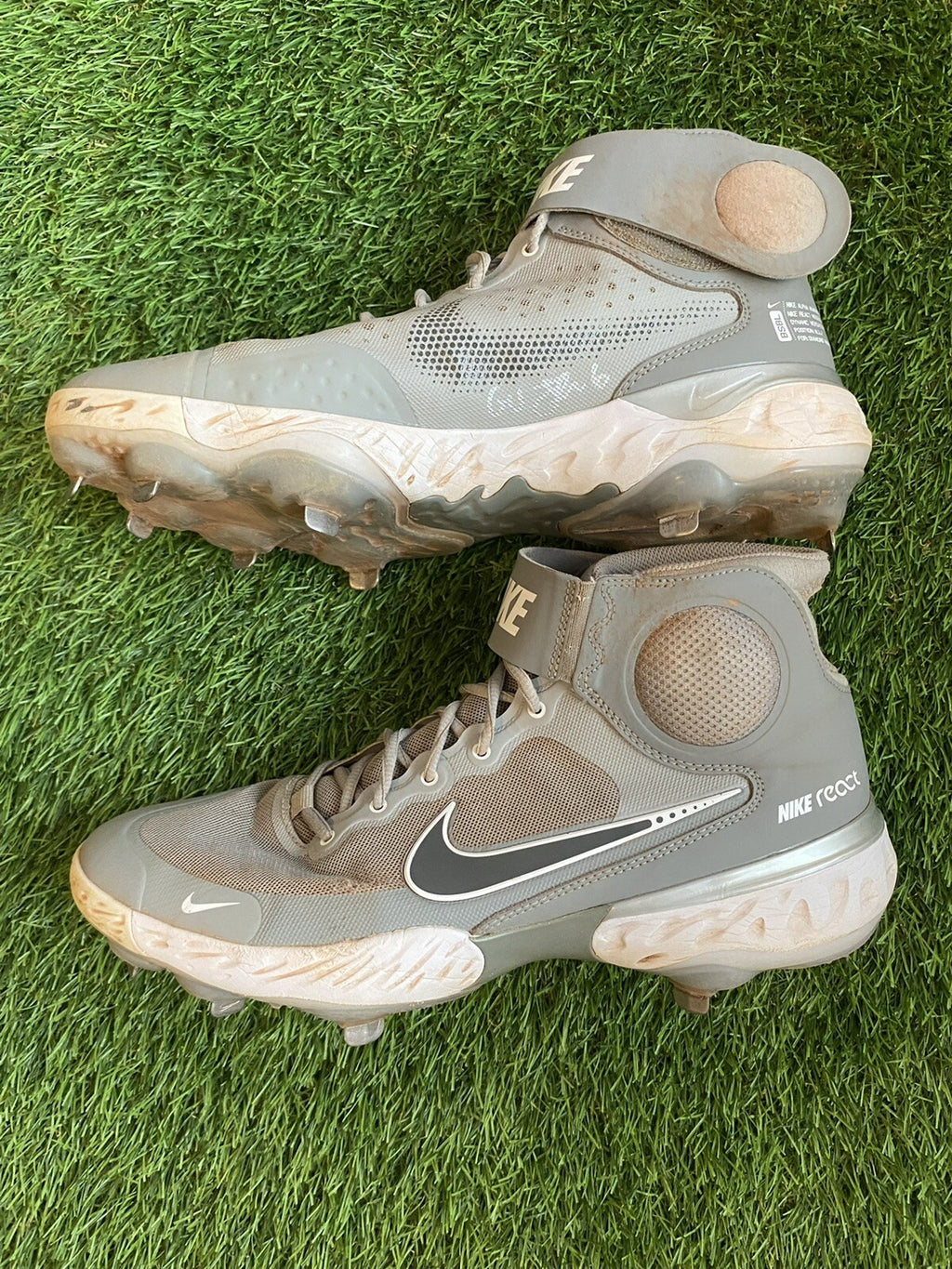 Jonathan India Cincinnati Reds Game Used Cleats “2021 NL ROY” LOA Signed
