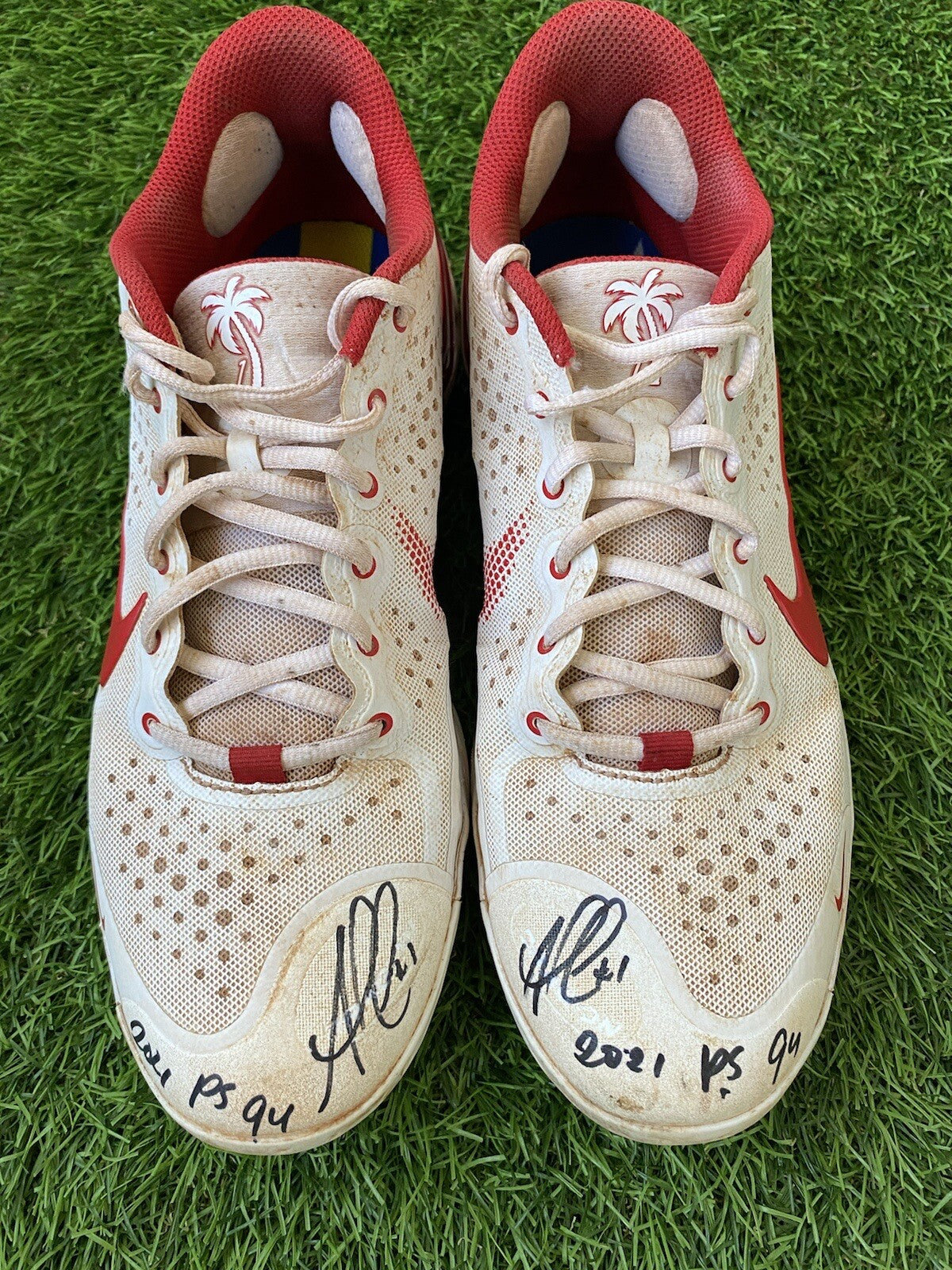 Ozzie Albies Atlanta Braves Game Used Cleats “2021 Postseason” Signed LOA