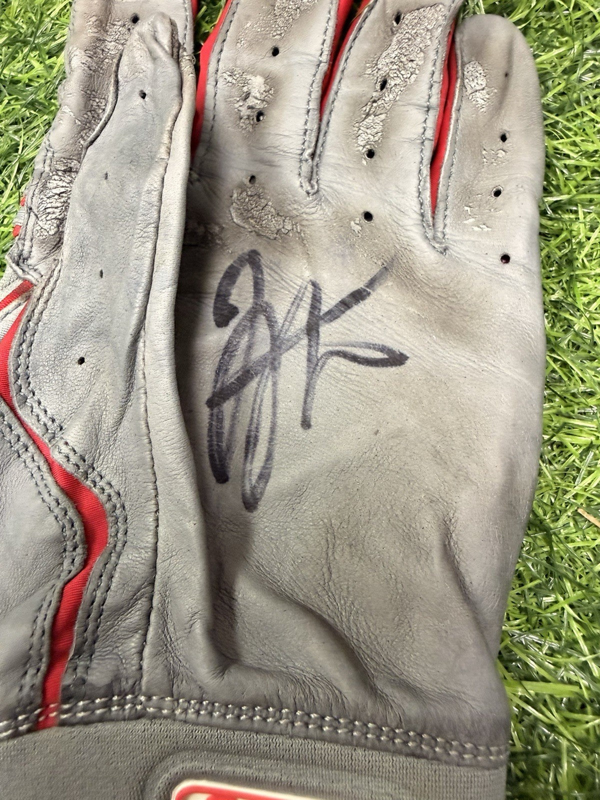 Joey Votto Cincinnati Reds Game Used Custom Batting Gloves Signed Beckett Auth