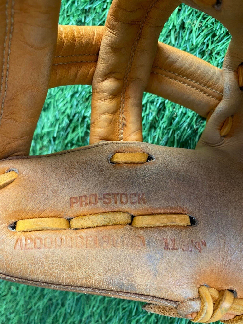 Carlos Correa Houston Astros Game Used Worn Fielding Glove Signed LOA