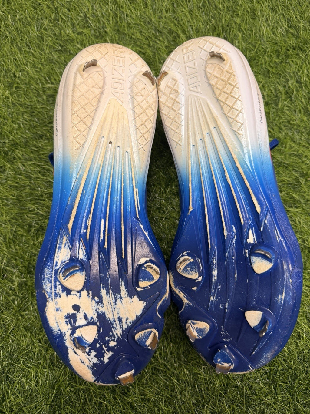 Teoscar Hernandez Dodgers Game Used Cleats 2025 Wild Card 2 HR’s GUG LOA Matched