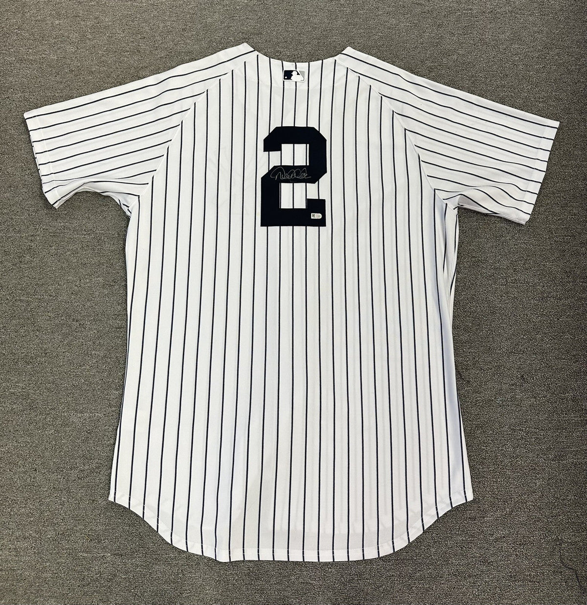 Derek Jeter New York Yankees Team Issued Jersey MLB Authenticated 2014 Signed