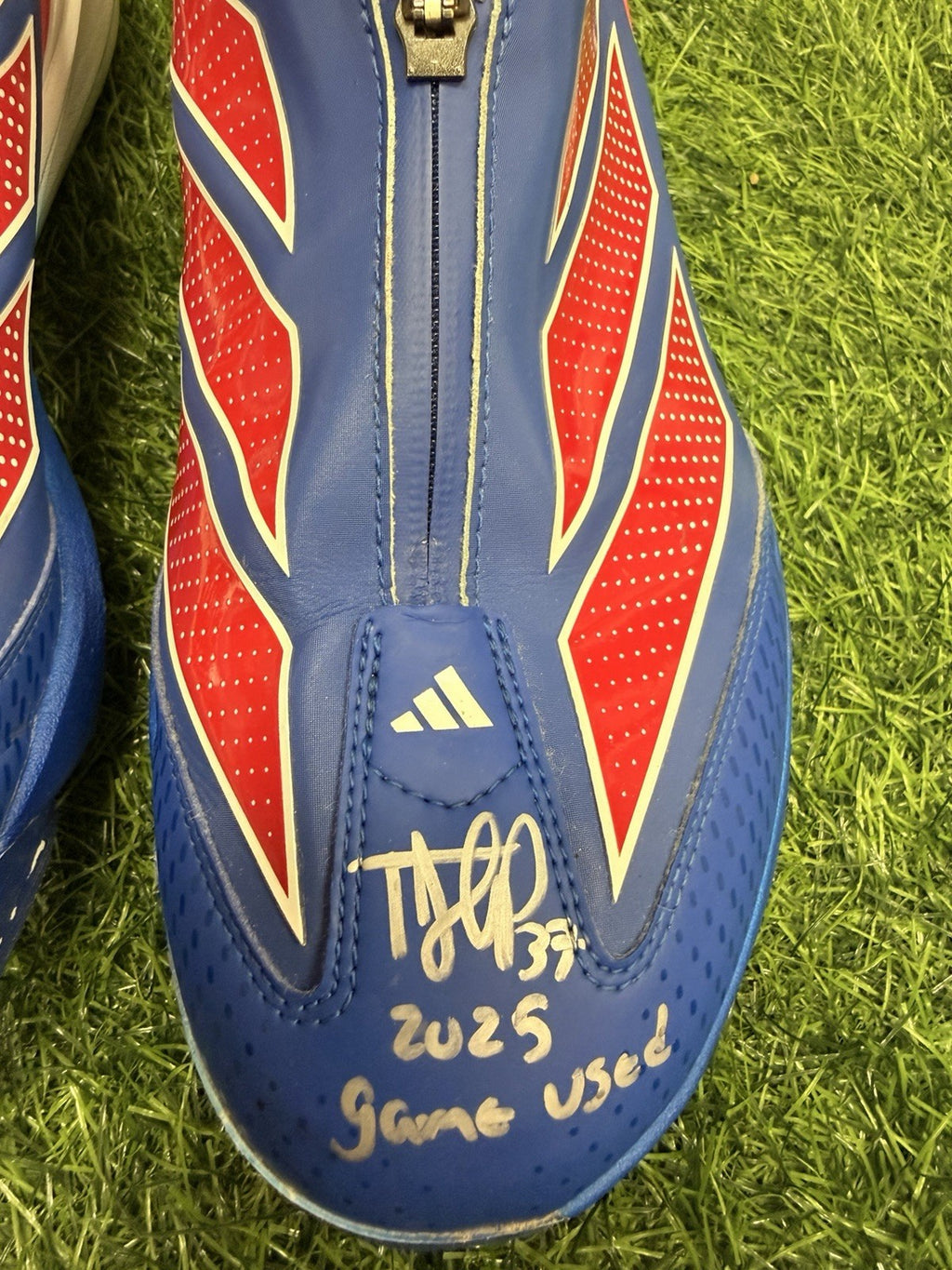 Teoscar Hernandez Dodgers Game Used Cleats 2025 Wild Card 2 HR’s GUG LOA Matched