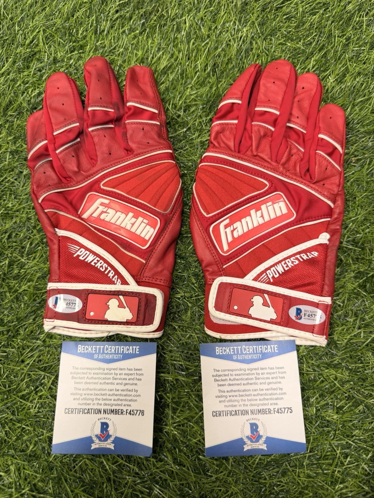 Joey Votto Cincinnati Reds Game Used Red Batting Gloves Signed Beckett Auth