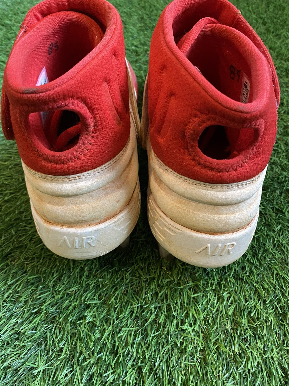 Jonathan India Cincinnati Reds Game Used Cleats “2021 NL ROY” LOA Signed