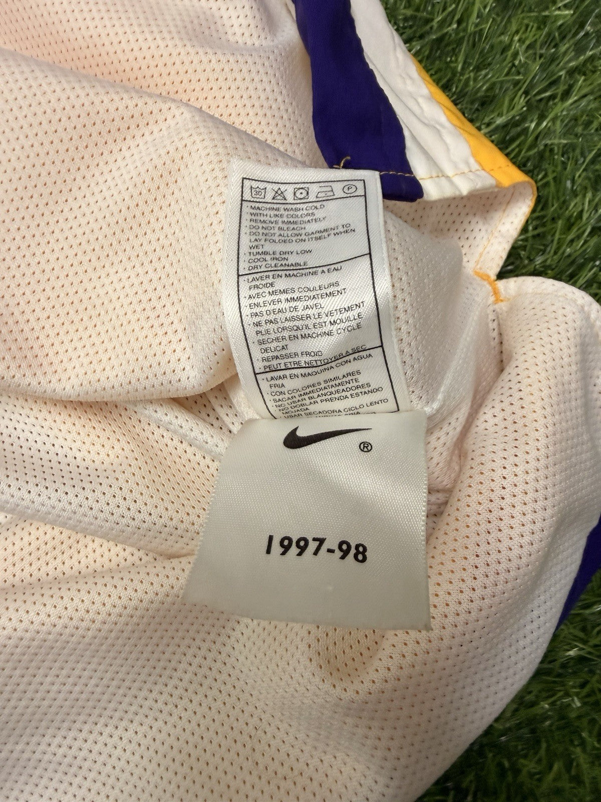 Nick Van Exel Lakers Game Used Worn Warm Up 1997-98 Mears LOA