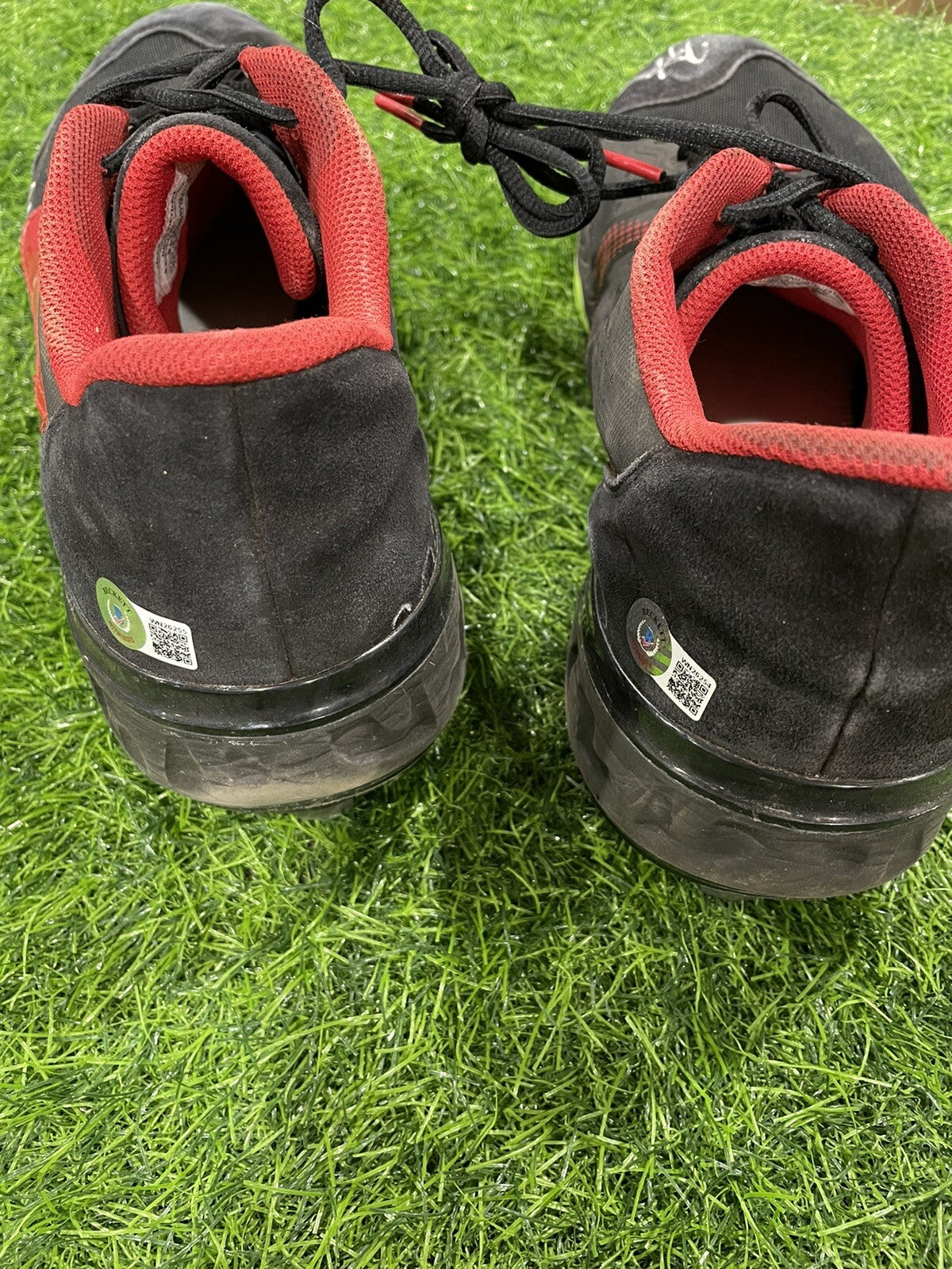 Joey Votto Cincinnati Reds Game Used Cleats 2021 Signed Beckett LOA