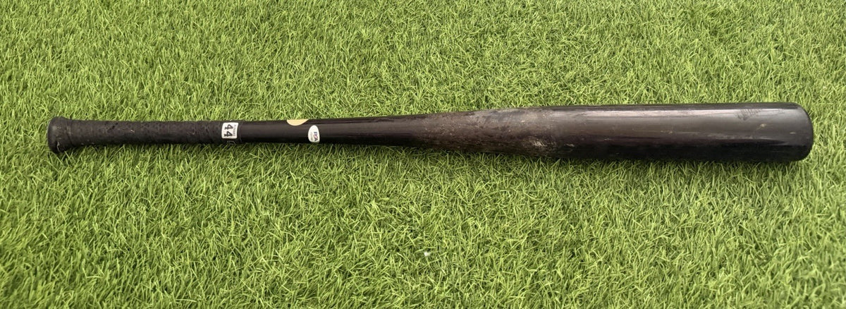 Yordan Alvarez 2023 Game-Used Houston Astros Victus Uncracked Bat PSA GU 10 MLB