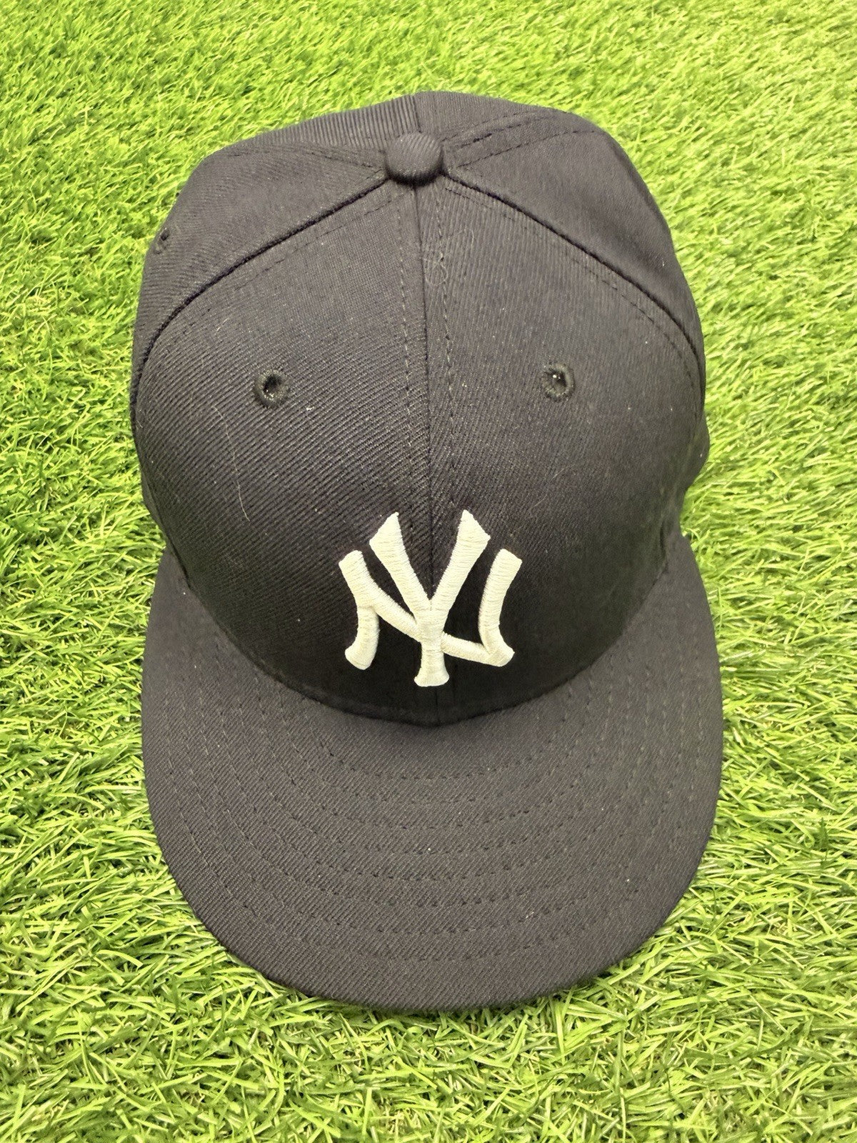 Mike Mussina Game-Used New York Yankees Hat 9/11/05 MLB Auth