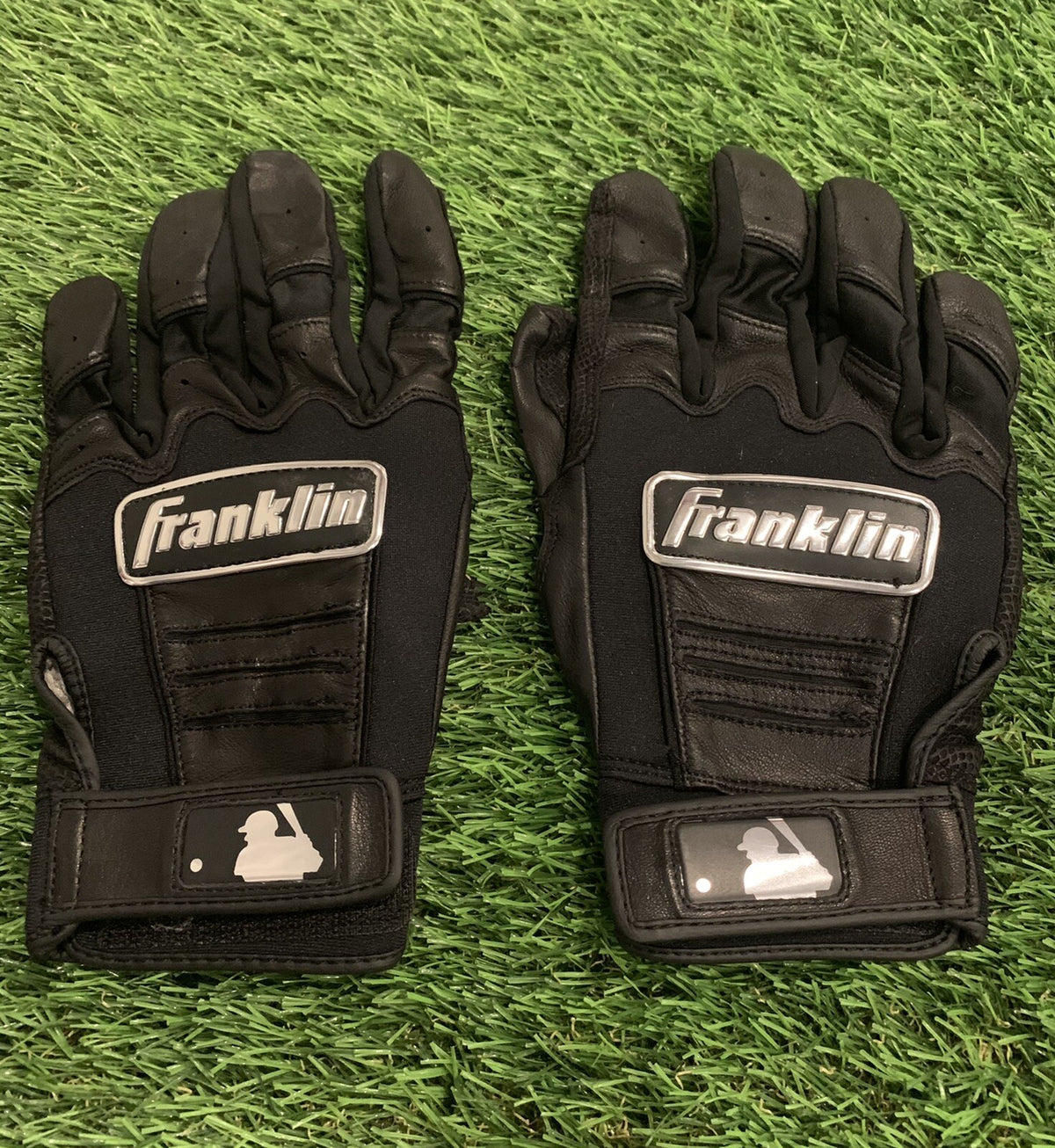 Ke’Bryan Hayes Pittsburgh Pirates Game Used Batting  Gloves “Top Prospect” LOA