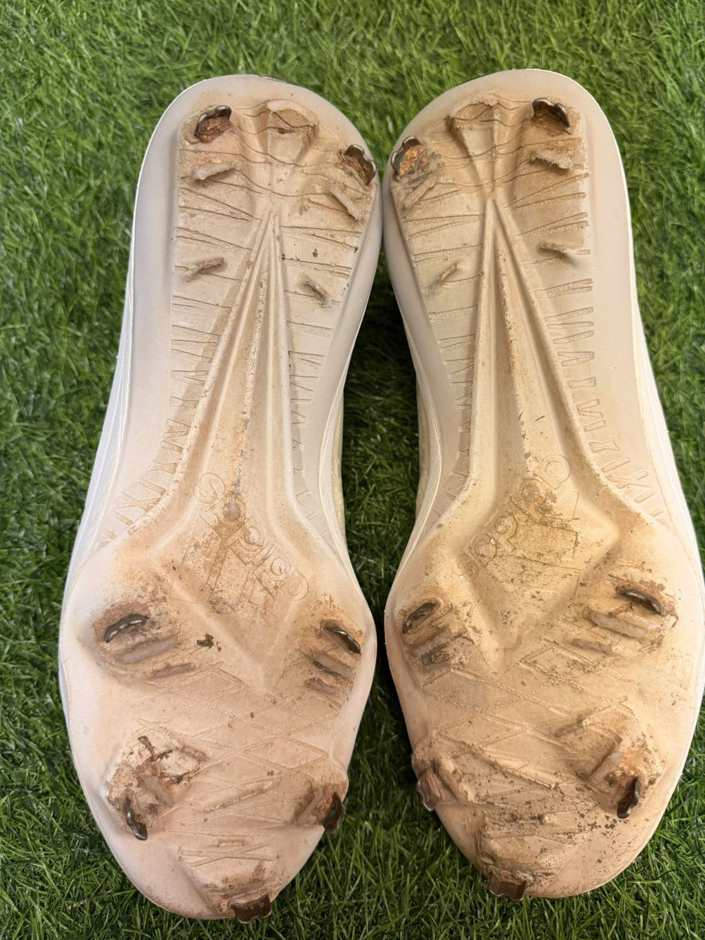 Teoscar Hernandez Los Angeles Dodgers Game Used Cleats Signed 2024 GUG LOA