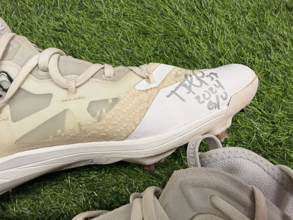 Teoscar Hernandez Los Angeles Dodgers Game Used Cleats Signed 2024 GUG LOA