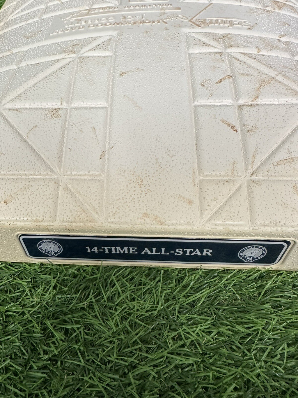 New York Yankees Game Used Base “Derek Jeter Day, 5/14/17” MLB Auth